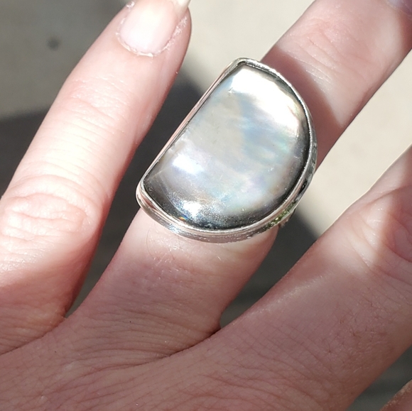 New Mother of Pearl 925 Silver Ring. - Picture 10 of 16